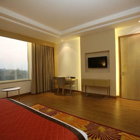 Country Inn & Suites By Radisson, Мирут Екстериор снимка
