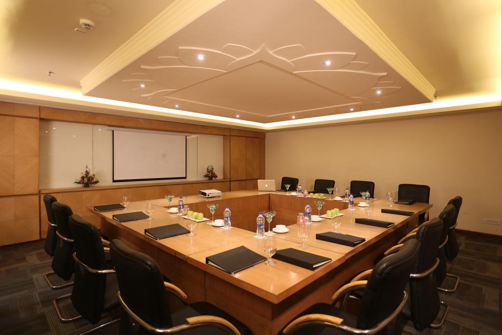 Country Inn & Suites By Radisson, Мирут Екстериор снимка