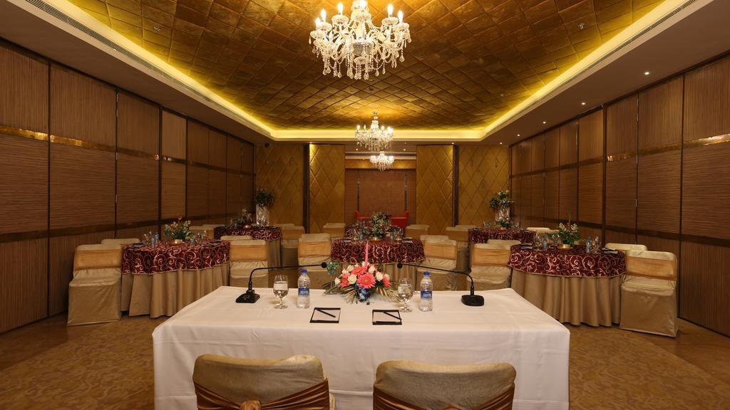 Country Inn & Suites By Radisson, Мирут Екстериор снимка