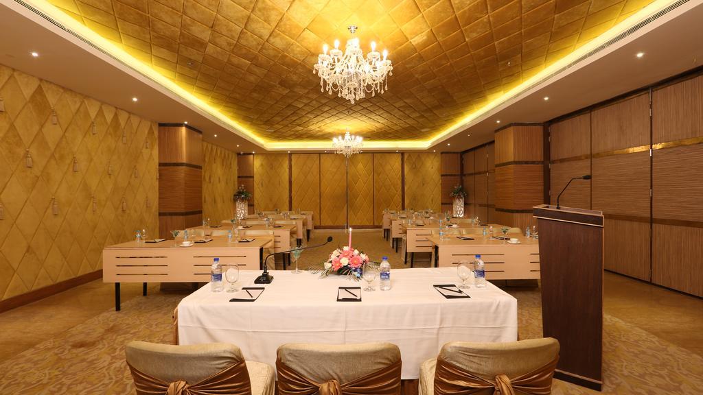 Country Inn & Suites By Radisson, Мирут Екстериор снимка