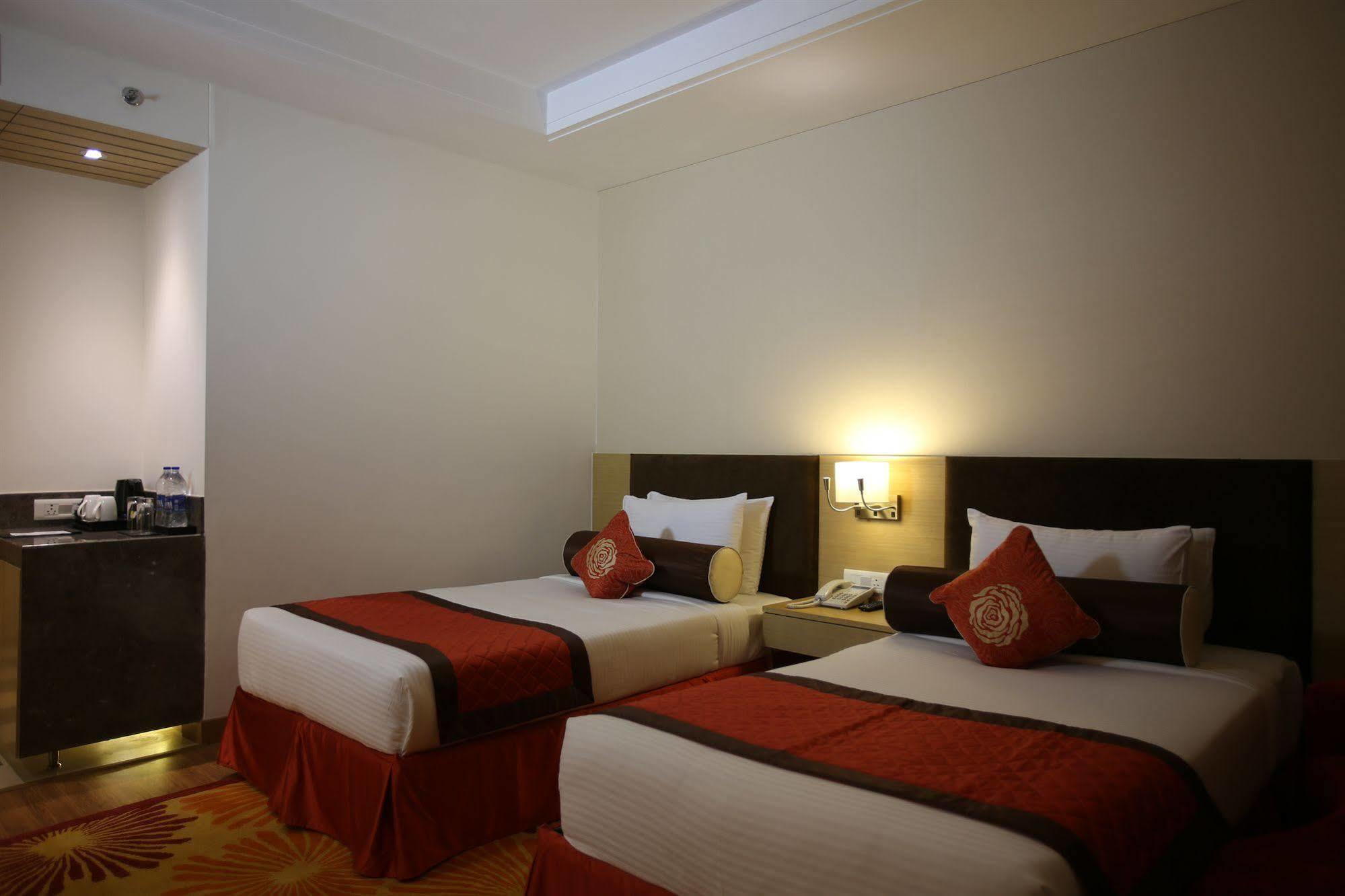 Country Inn & Suites By Radisson, Мирут Екстериор снимка