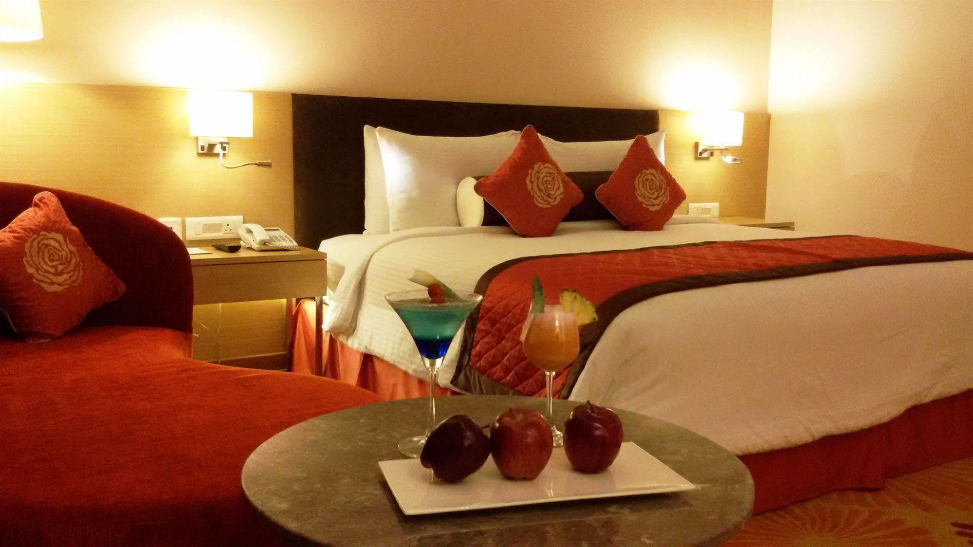 Country Inn & Suites By Radisson, Мирут Екстериор снимка