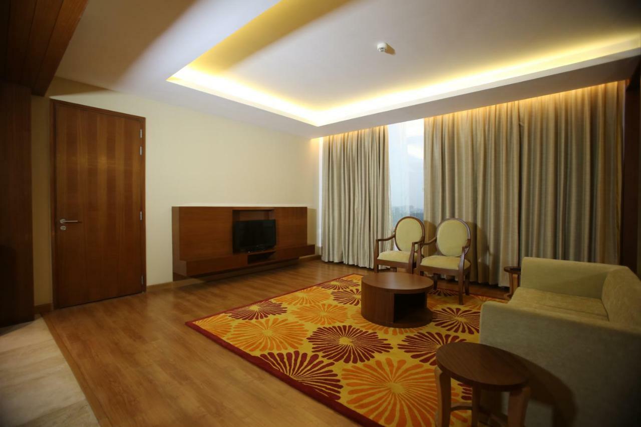 Country Inn & Suites By Radisson, Мирут Екстериор снимка